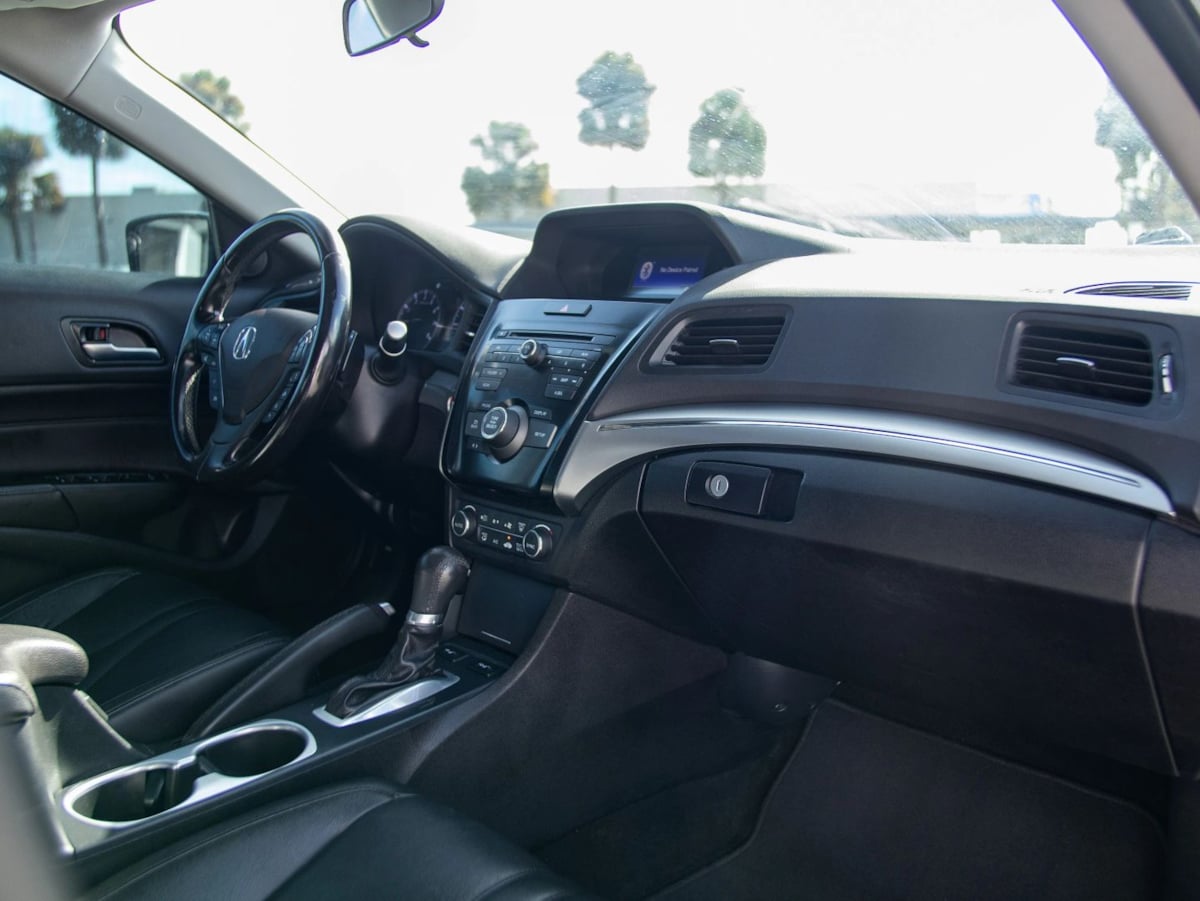 Acura ILX photo 24