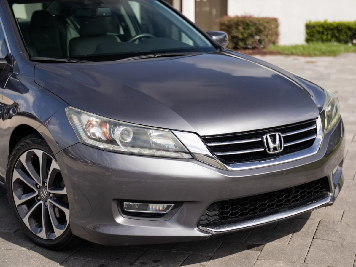 Honda Accord photo 3