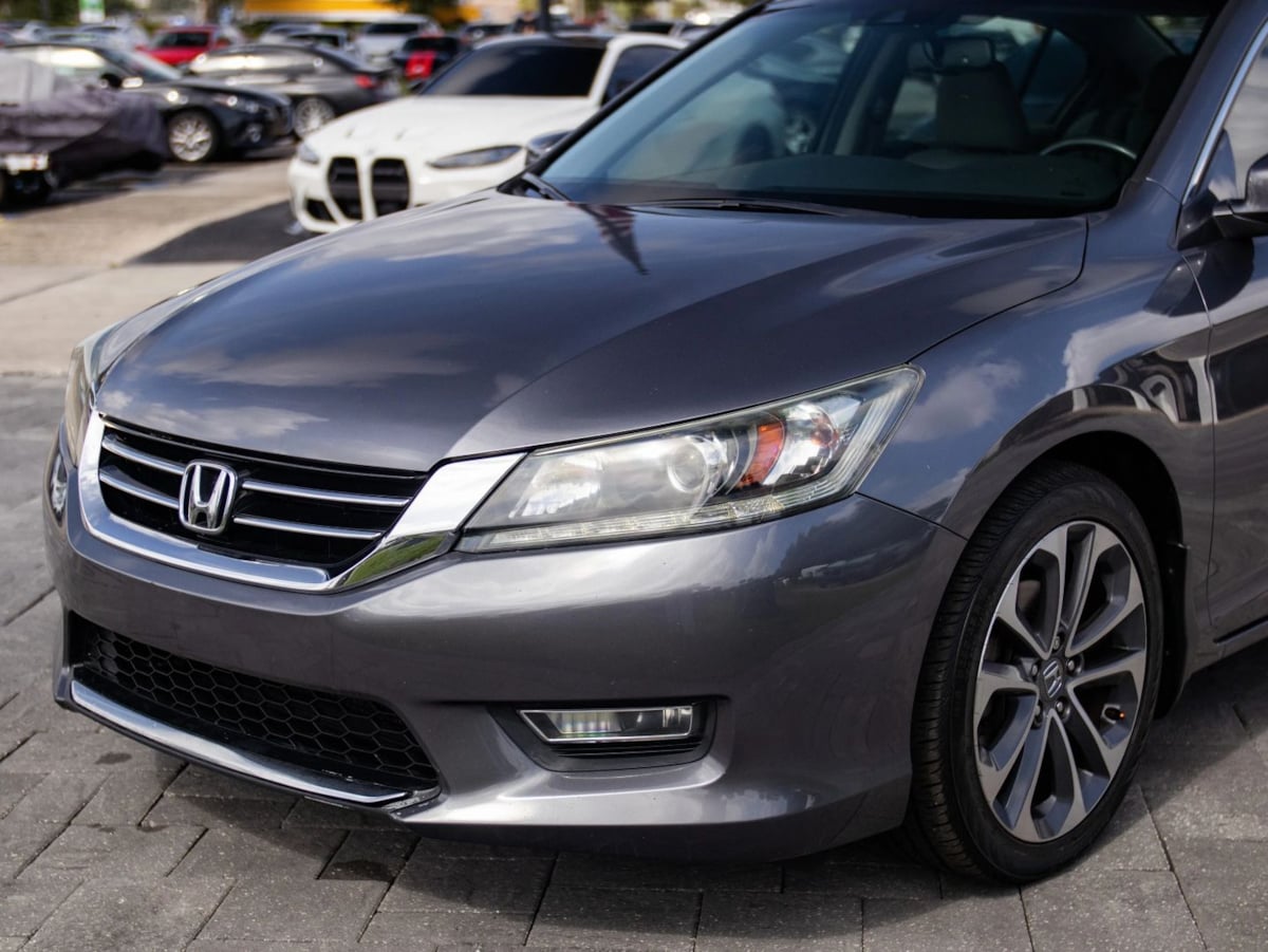 Honda Accord photo 5