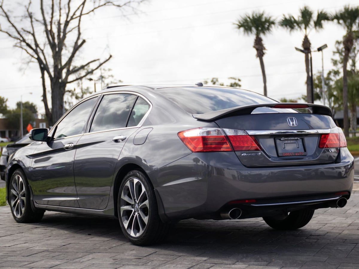 Honda Accord photo 9