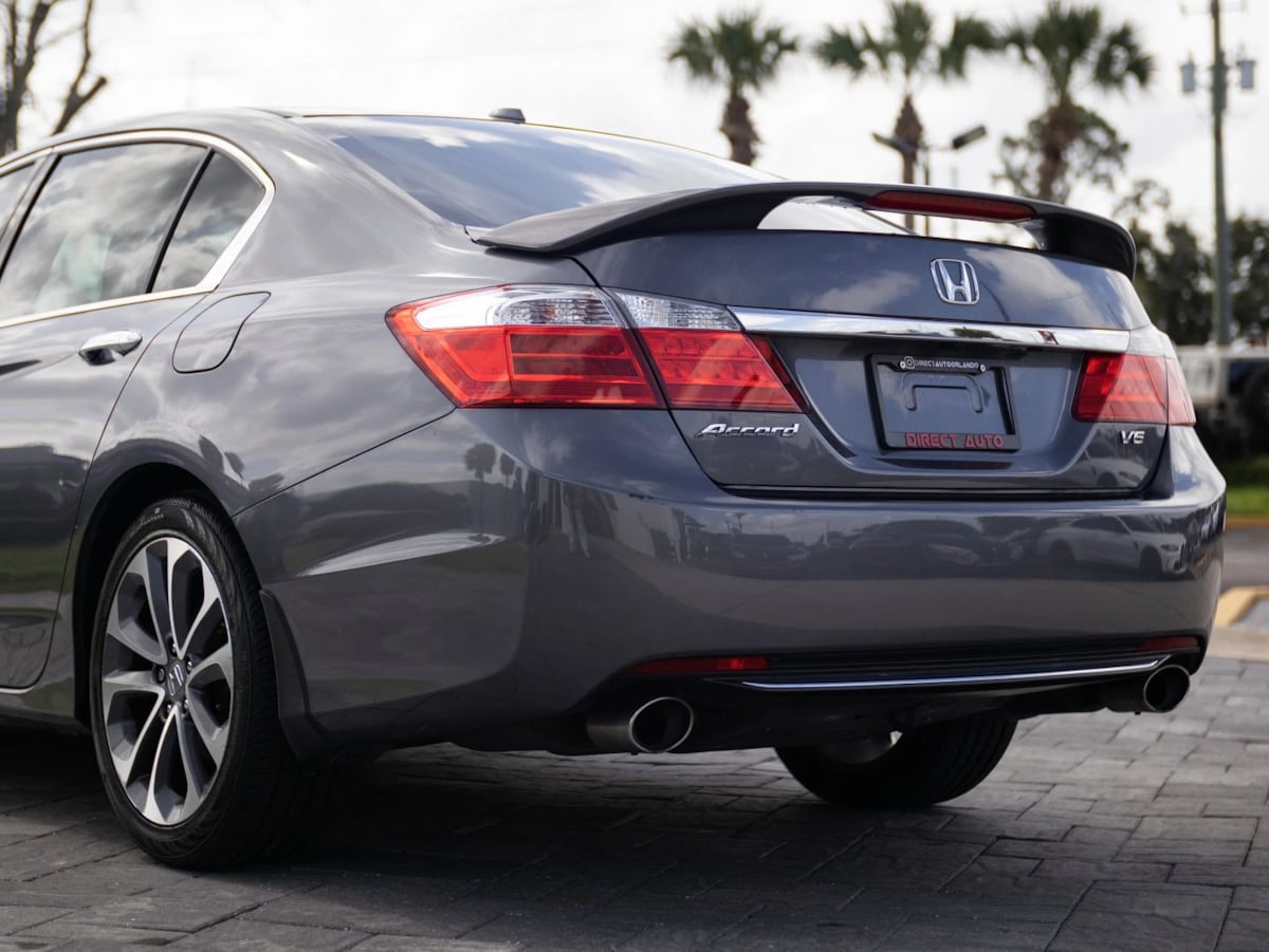 Honda Accord photo 10