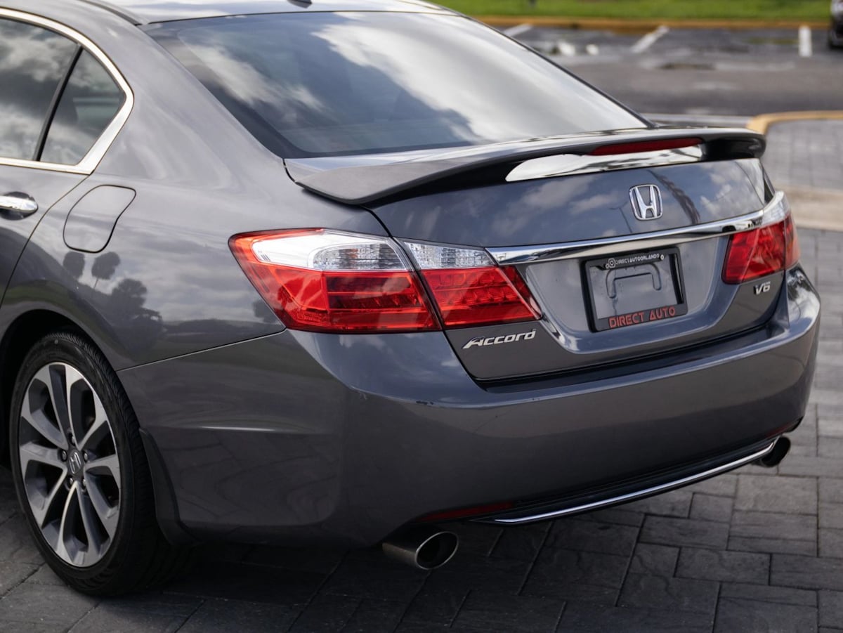 Honda Accord photo 11