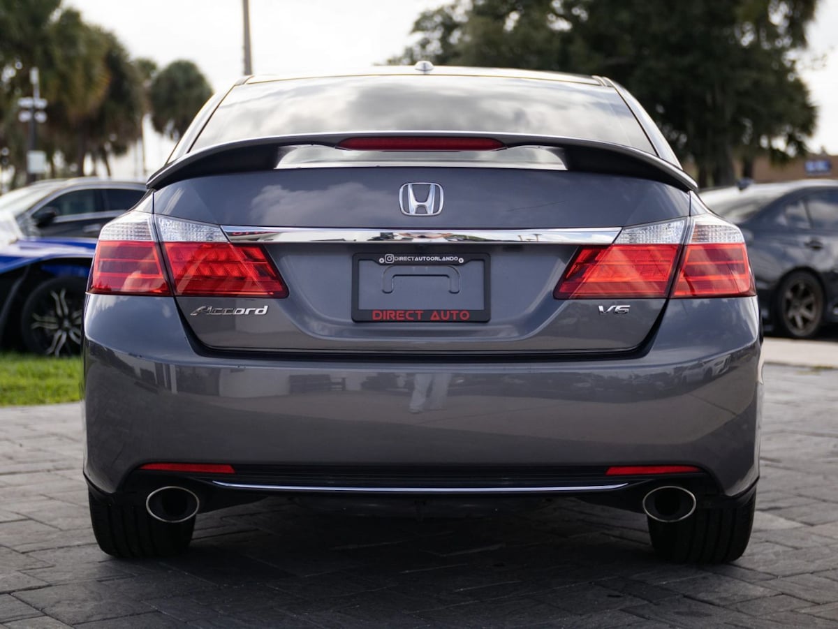 Honda Accord photo 12