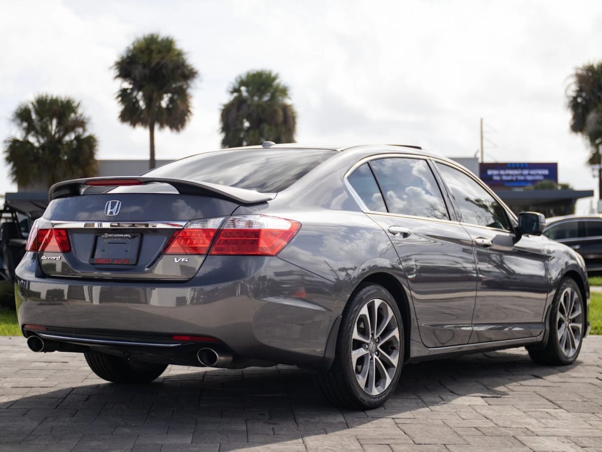 Honda Accord photo 14