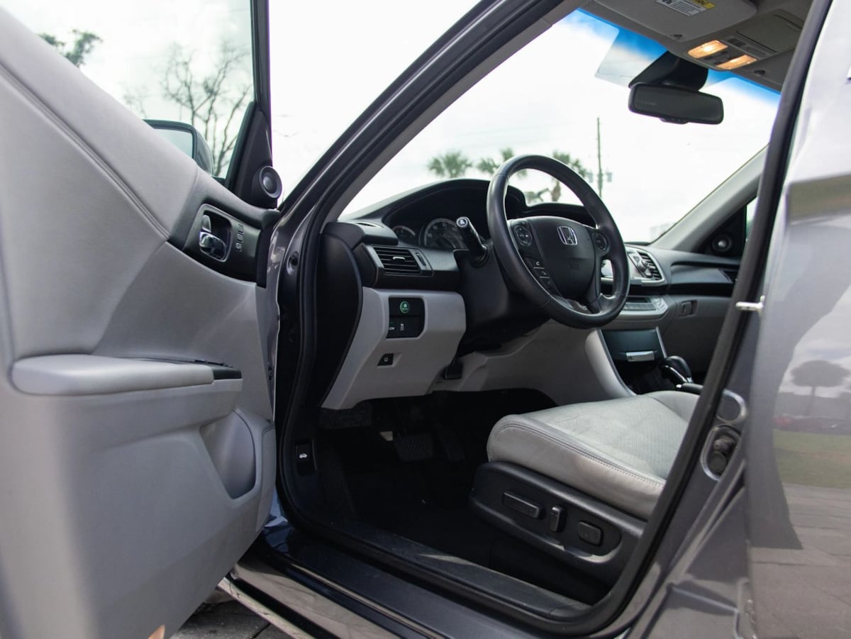 Honda Accord photo 15