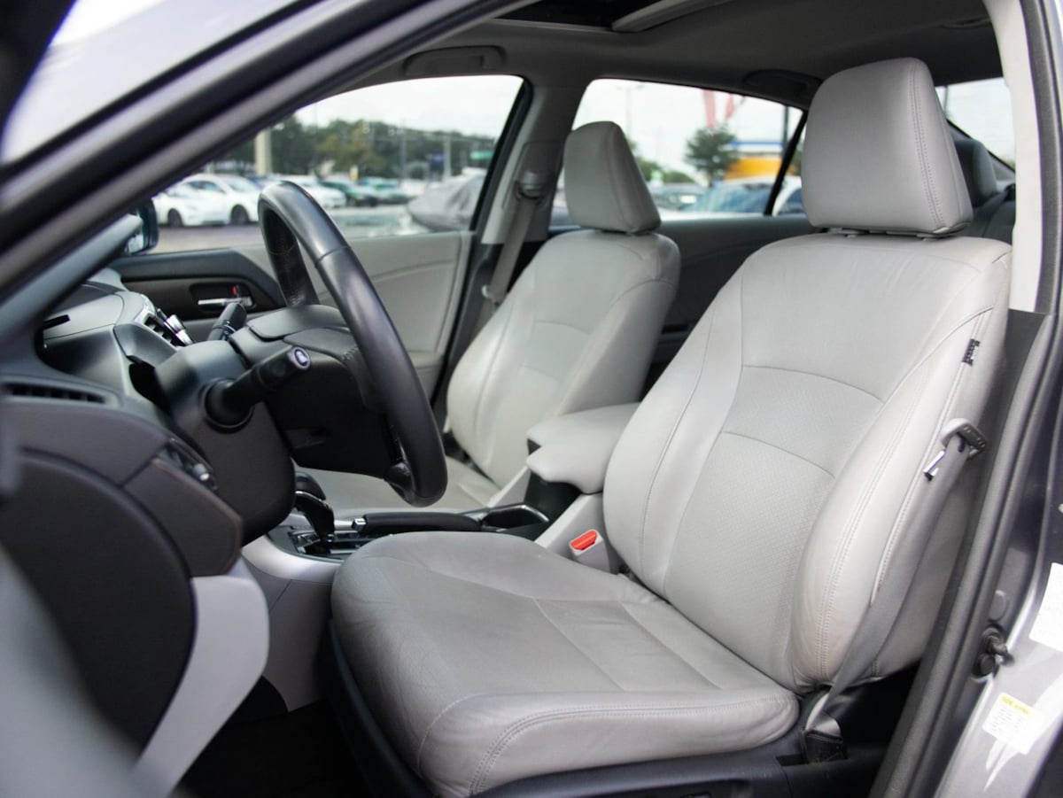 Honda Accord photo 18