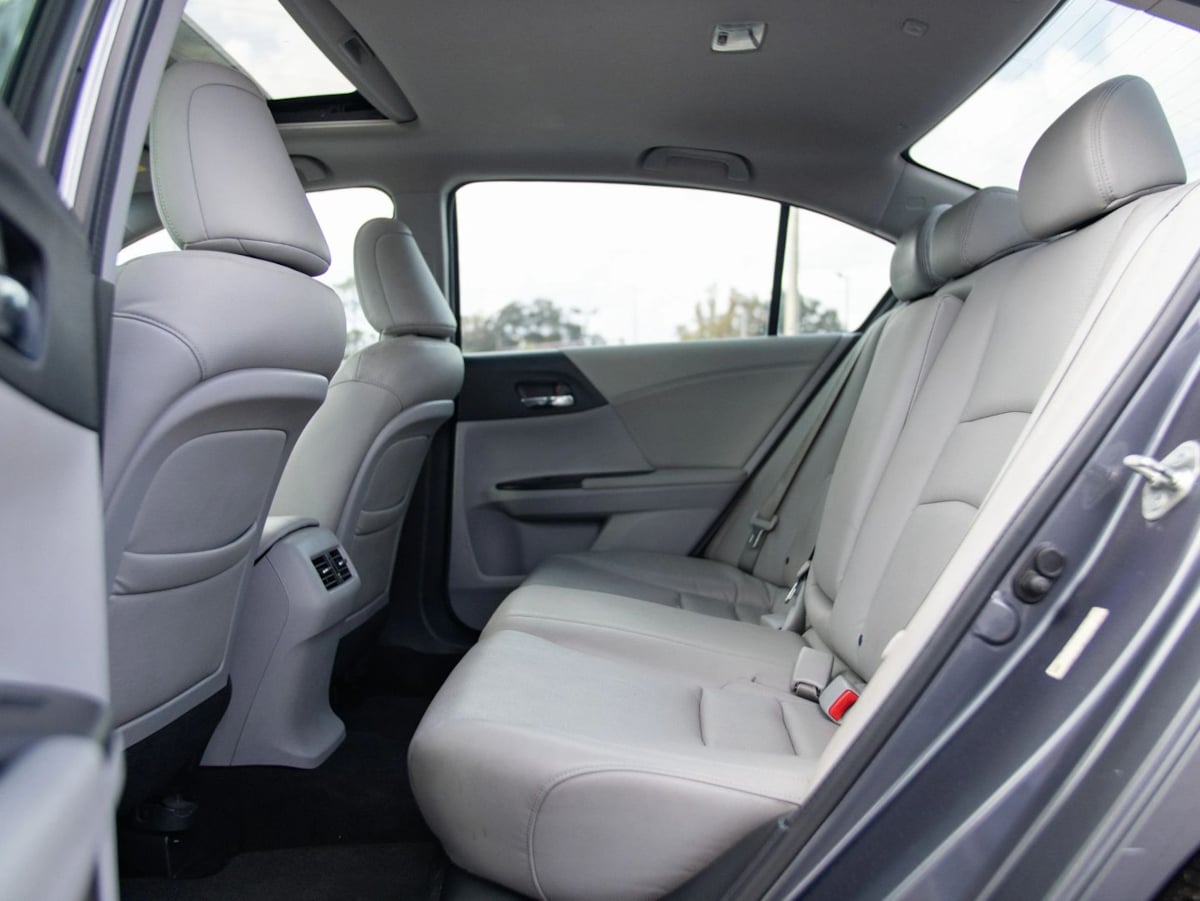 Honda Accord photo 25