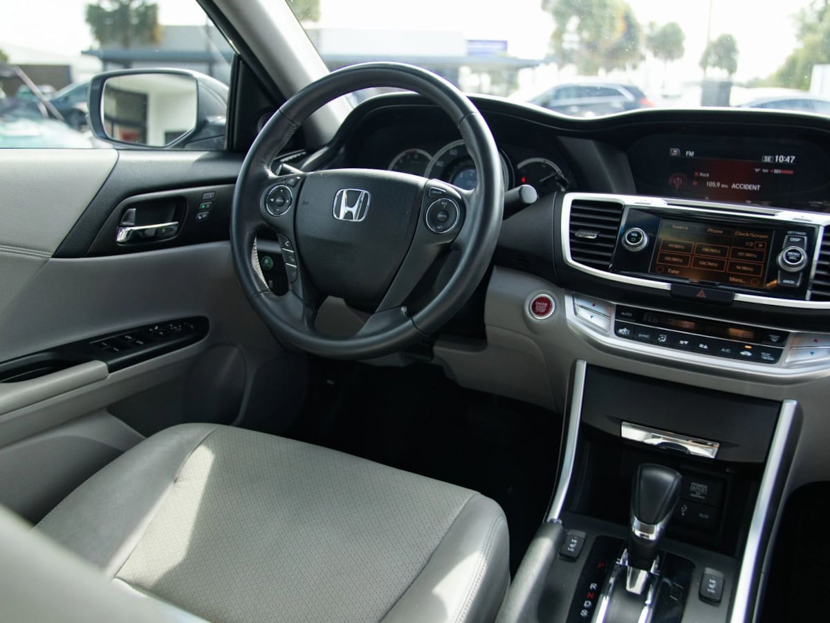 Honda Accord photo 31