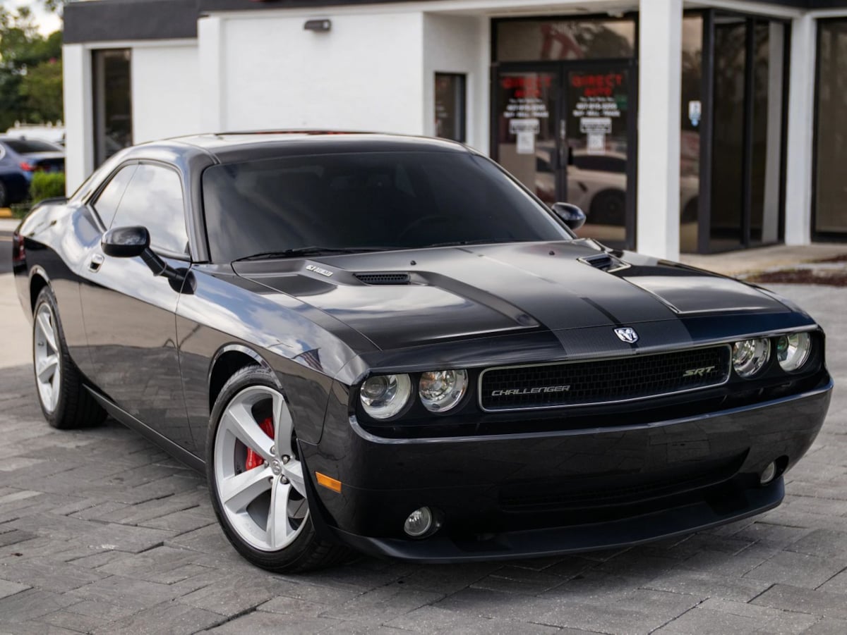 Dodge Challenger photo 2