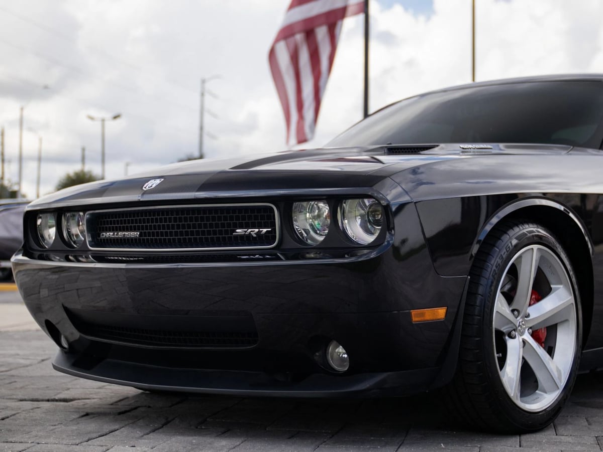 Dodge Challenger photo 8