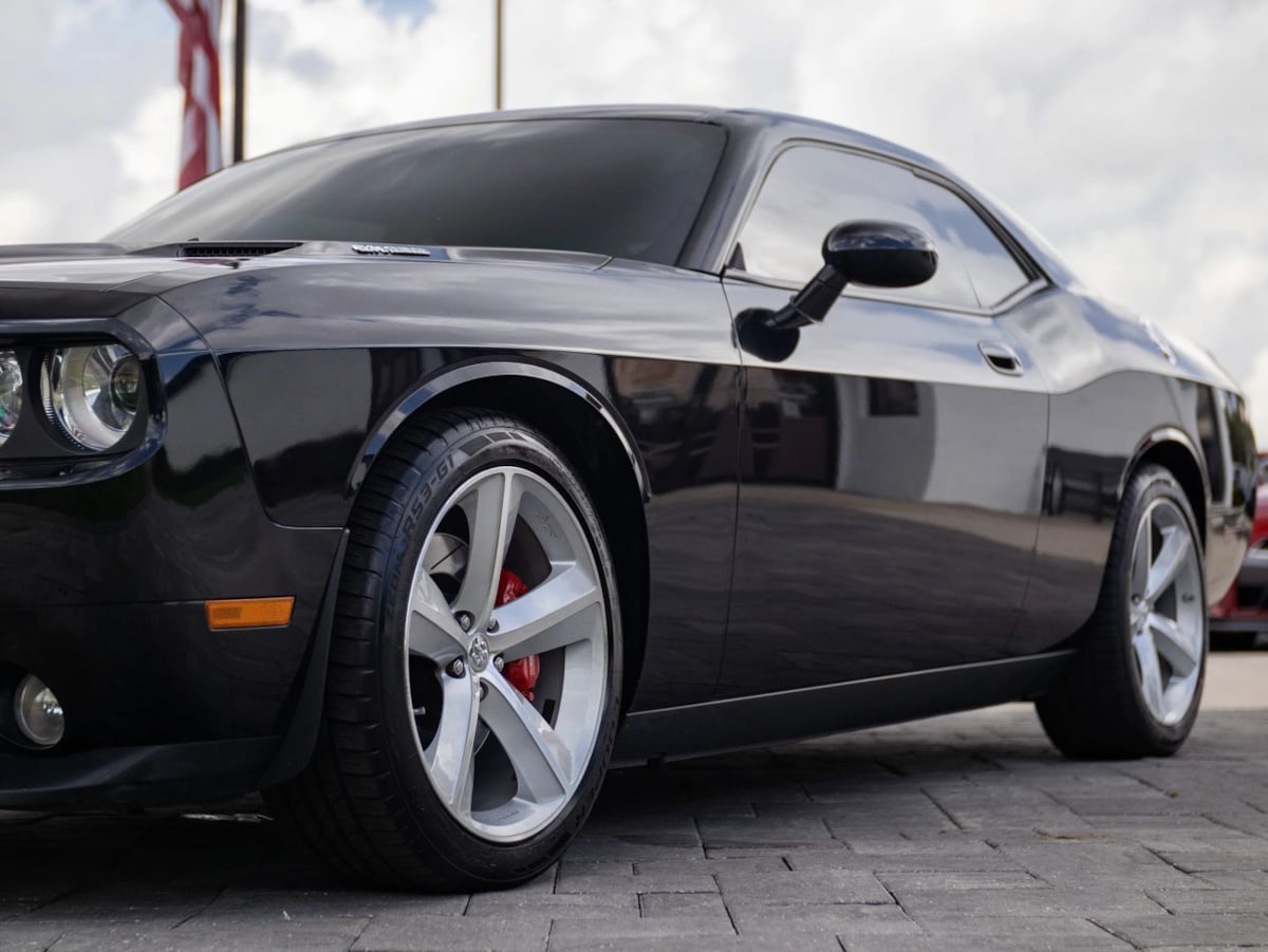 Dodge Challenger photo 9