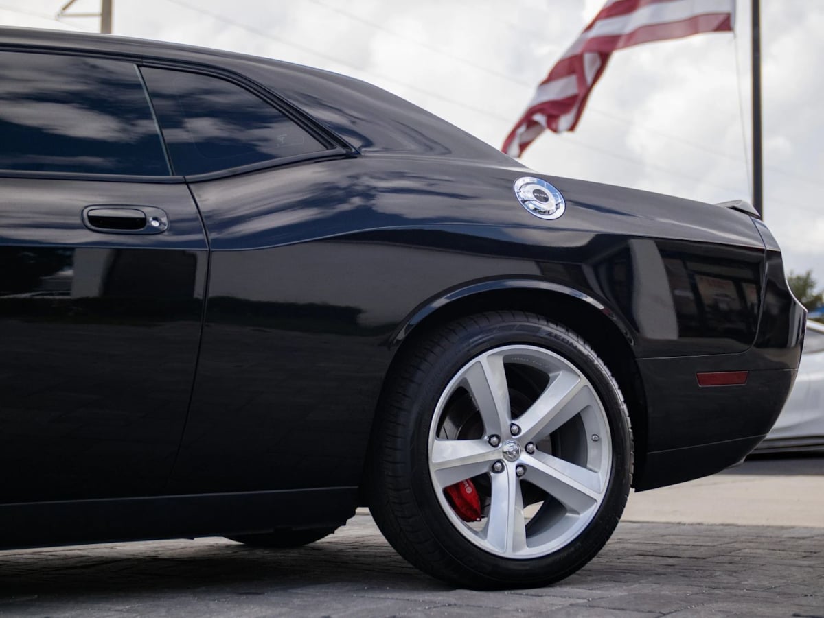 Dodge Challenger photo 11