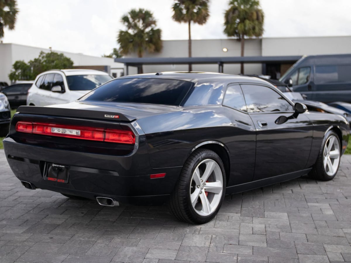 Dodge Challenger photo 18