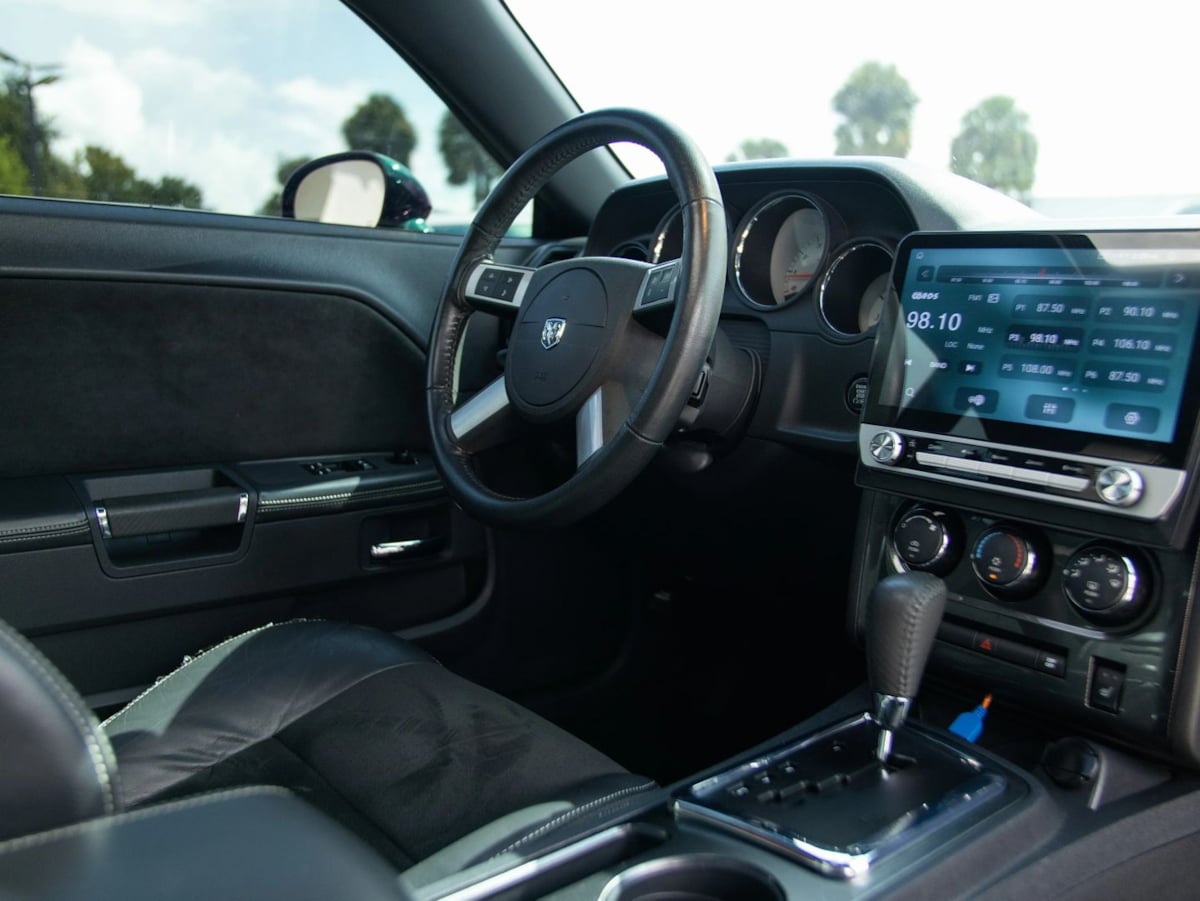 Dodge Challenger photo 30
