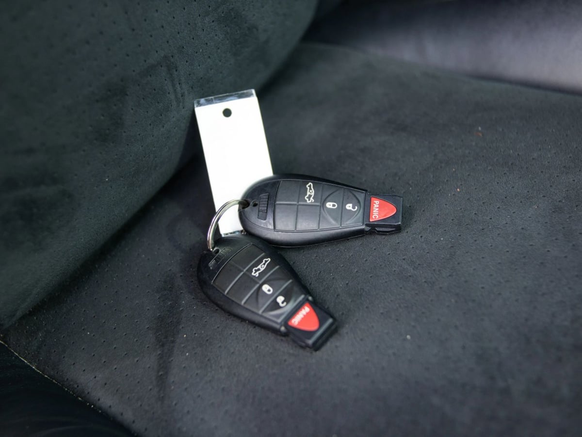 Dodge Challenger photo 31