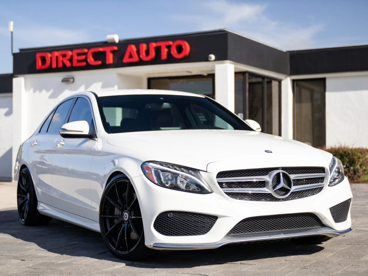 Mercedes-Benz C300 photo 34