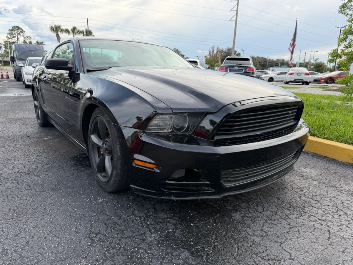 Ford Mustang photo 6