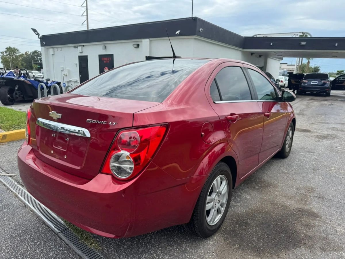 Chevrolet Sonic photo 4