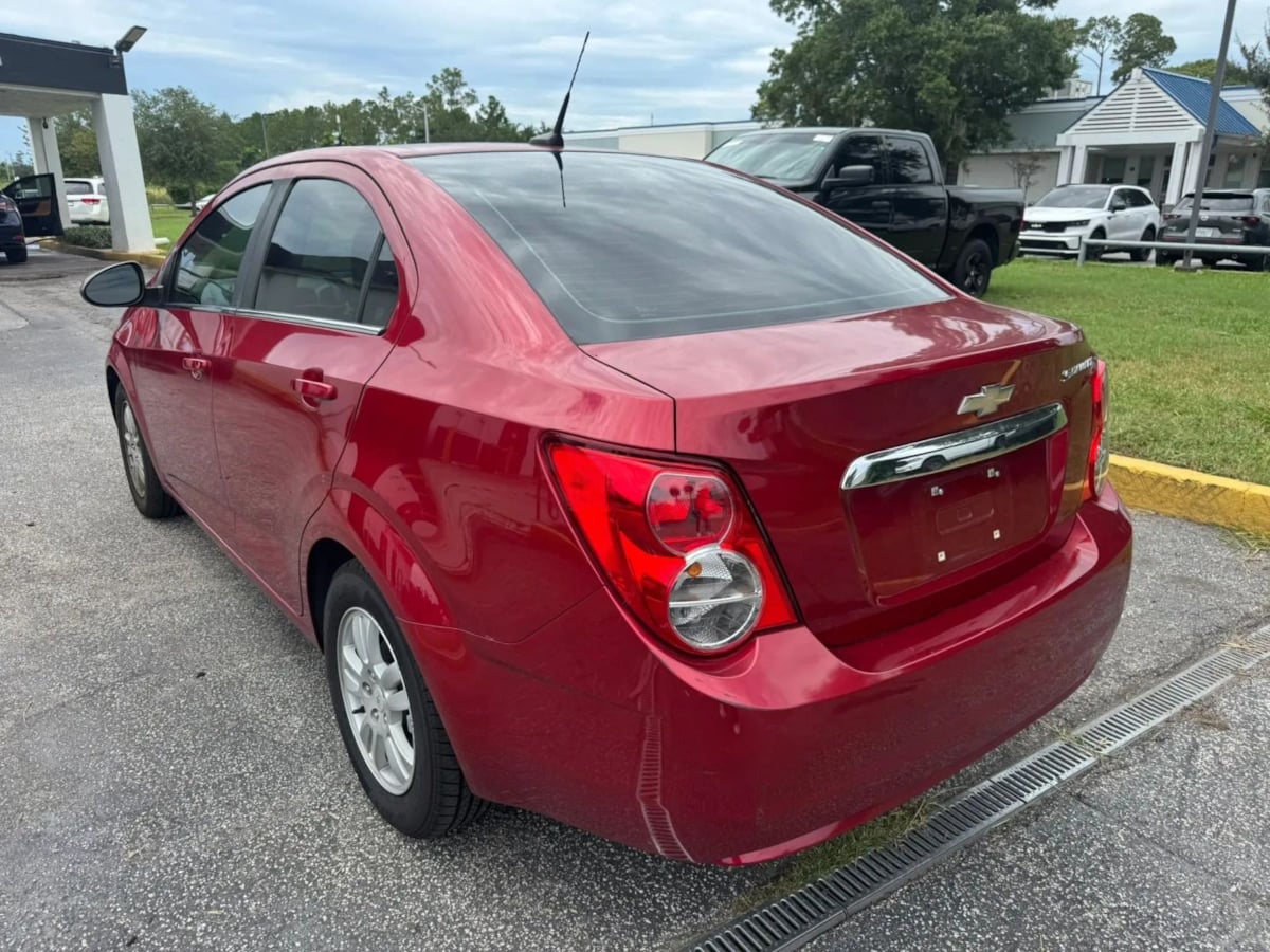 Chevrolet Sonic photo 6