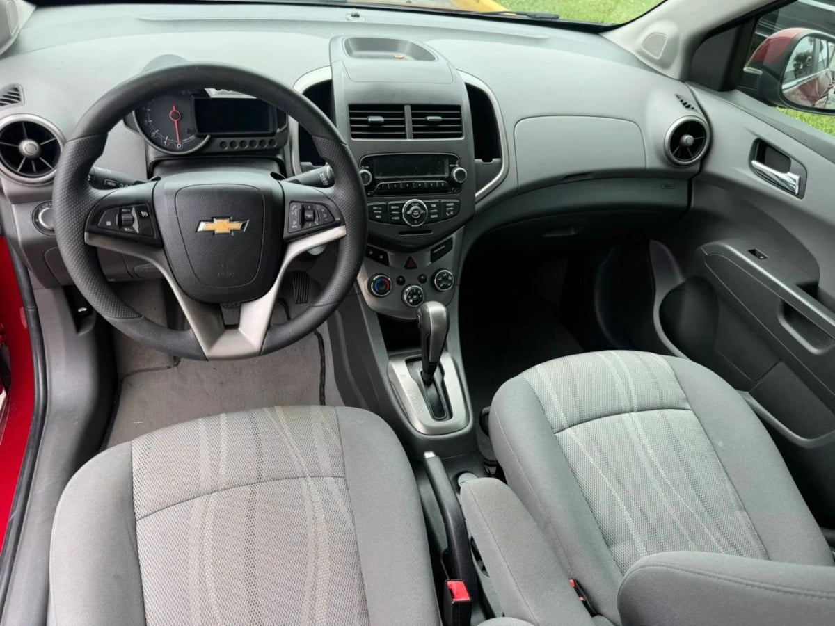 Chevrolet Sonic photo 9