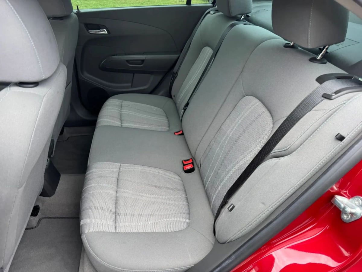 Chevrolet Sonic photo 10