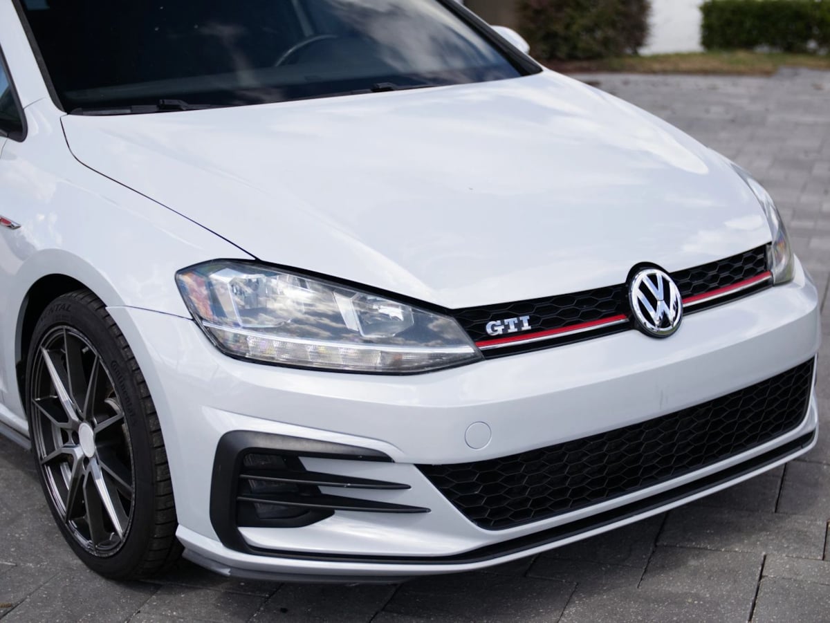 Photo 3 of this Volkswagen Golf GTI