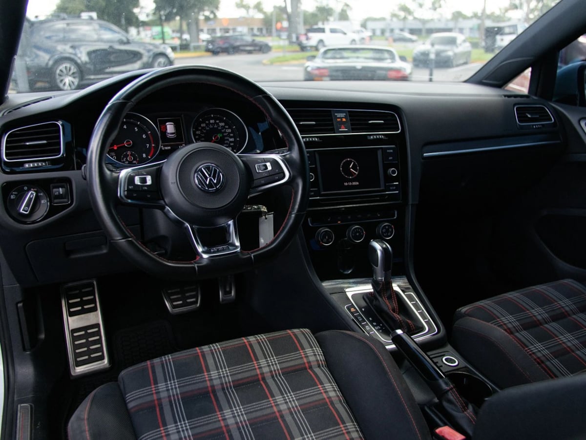 Photo 16 of this Volkswagen Golf GTI