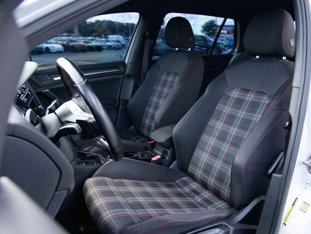 Photo 17 of this Volkswagen Golf GTI