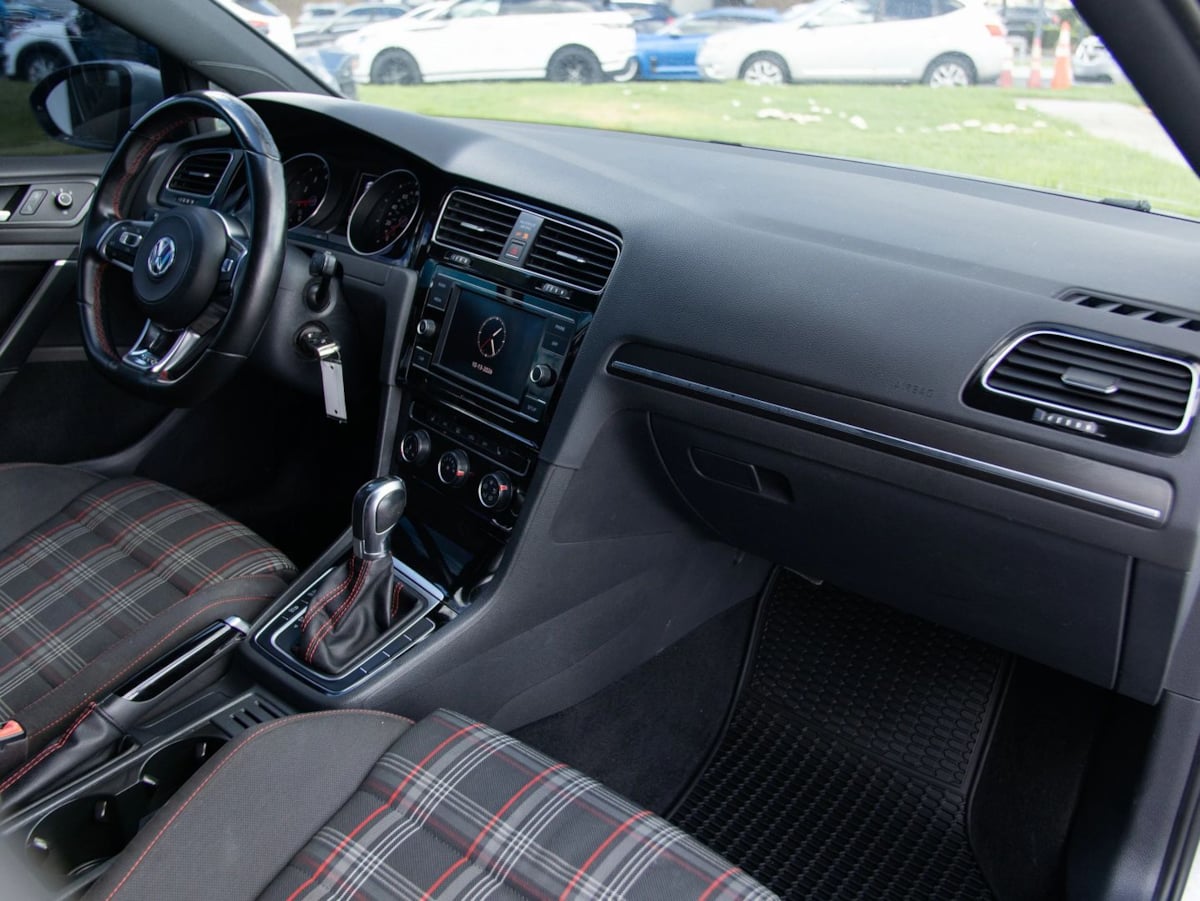 Photo 20 of this Volkswagen Golf GTI
