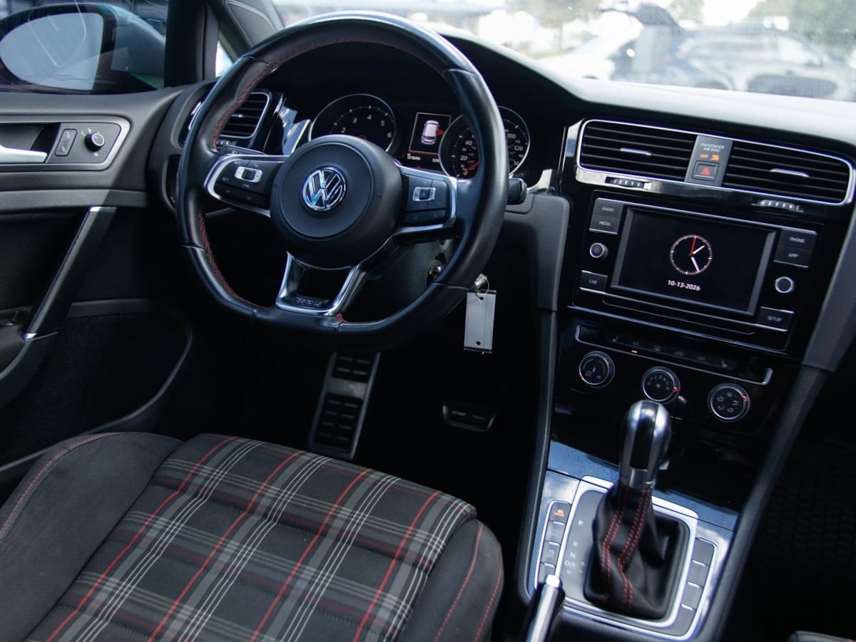 Photo 25 of this Volkswagen Golf GTI