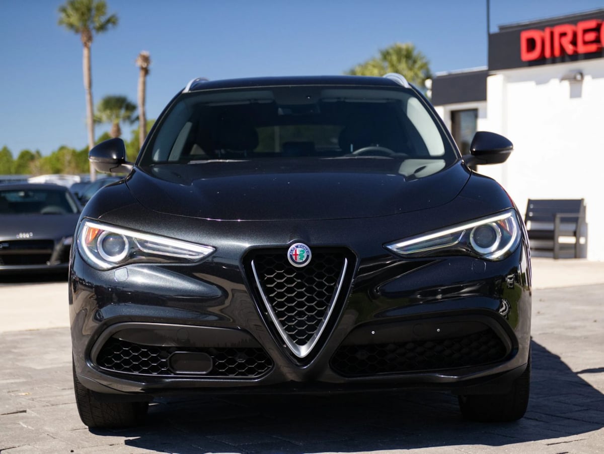 Photo 4 of this Alfa Romeo Stelvio