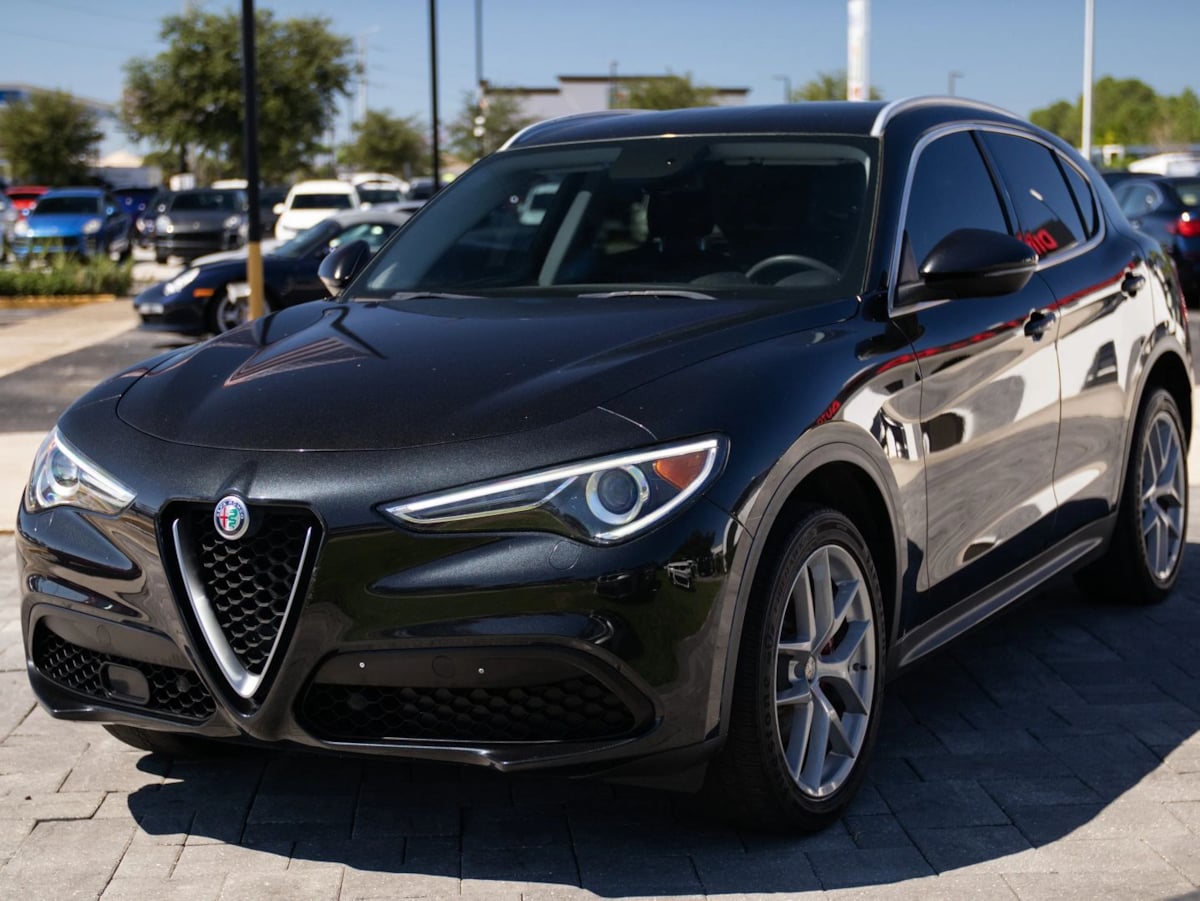 Photo 5 of this Alfa Romeo Stelvio