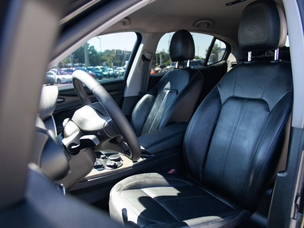 Photo 15 of this Alfa Romeo Stelvio