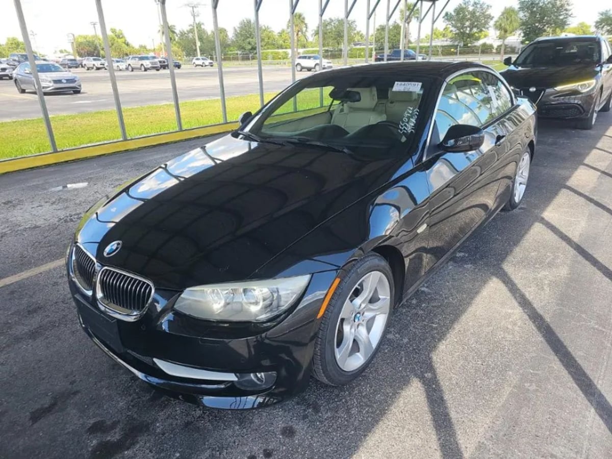 BMW 3 Series photo 10