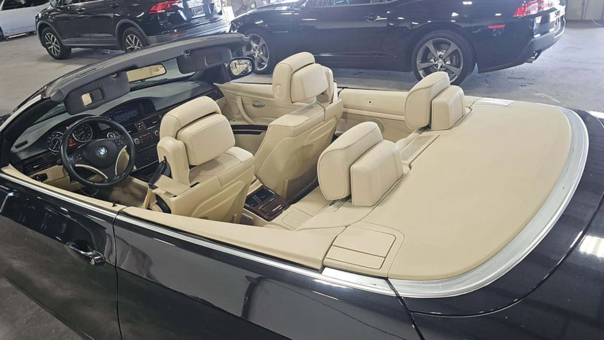 BMW 3 Series photo 3