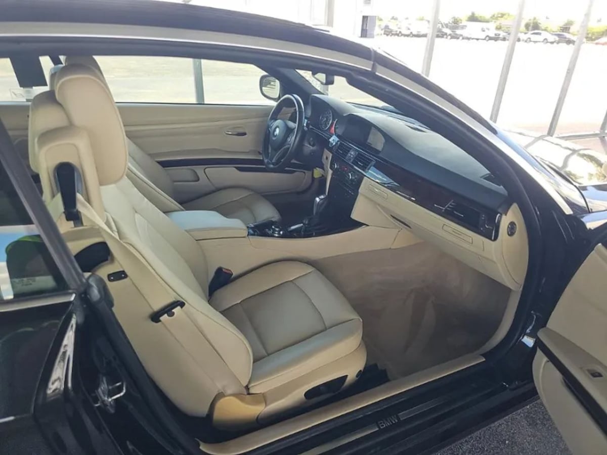 BMW 3 Series photo 7