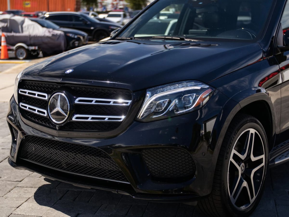 Photo 5 of this Mercedes-Benz GLS 550