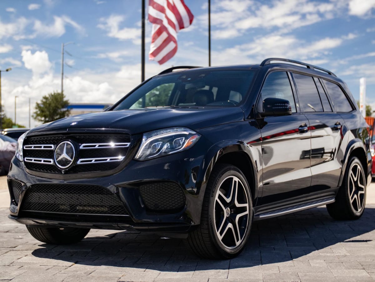 Photo 6 of this Mercedes-Benz GLS 550