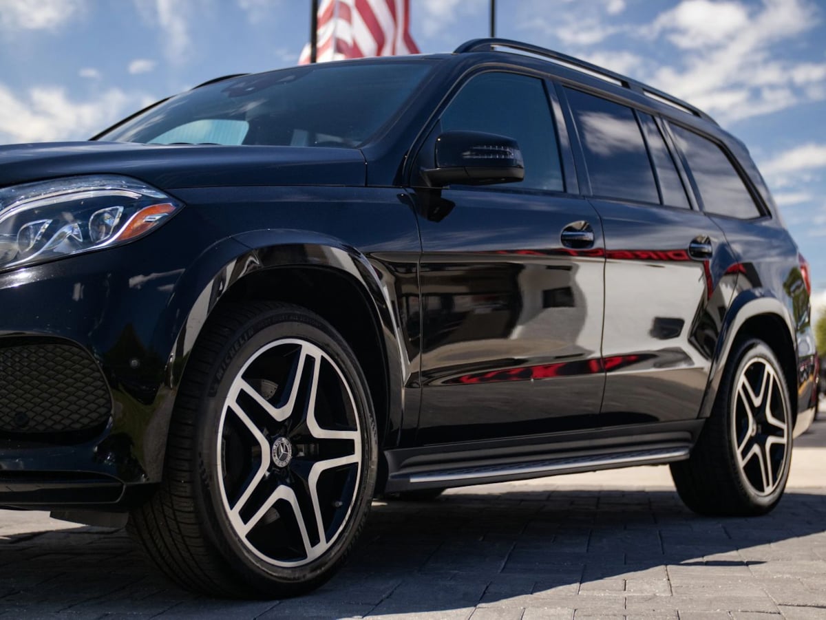 Photo 7 of this Mercedes-Benz GLS 550