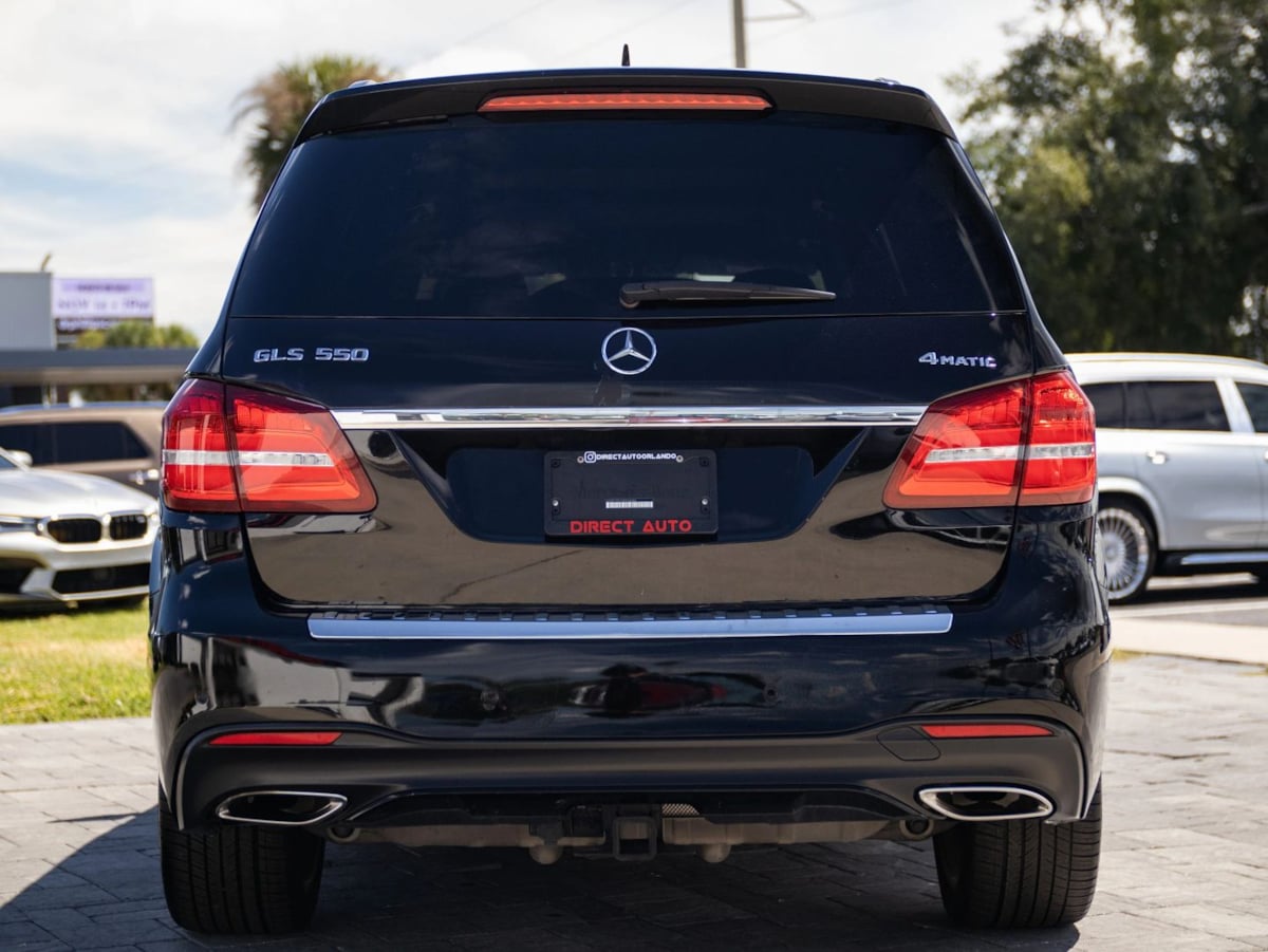 Photo 11 of this Mercedes-Benz GLS 550