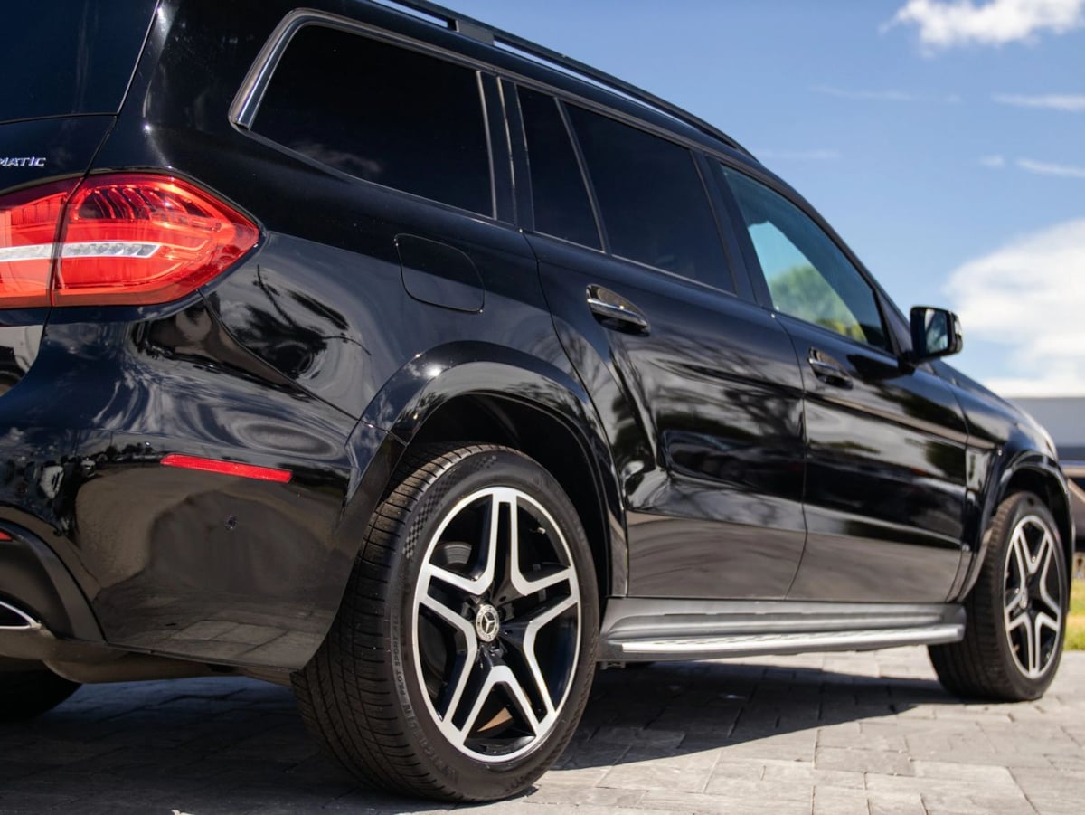 Photo 14 of this Mercedes-Benz GLS 550