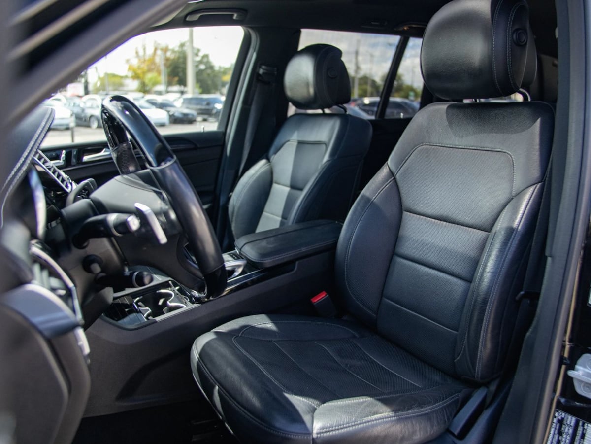Photo 17 of this Mercedes-Benz GLS 550