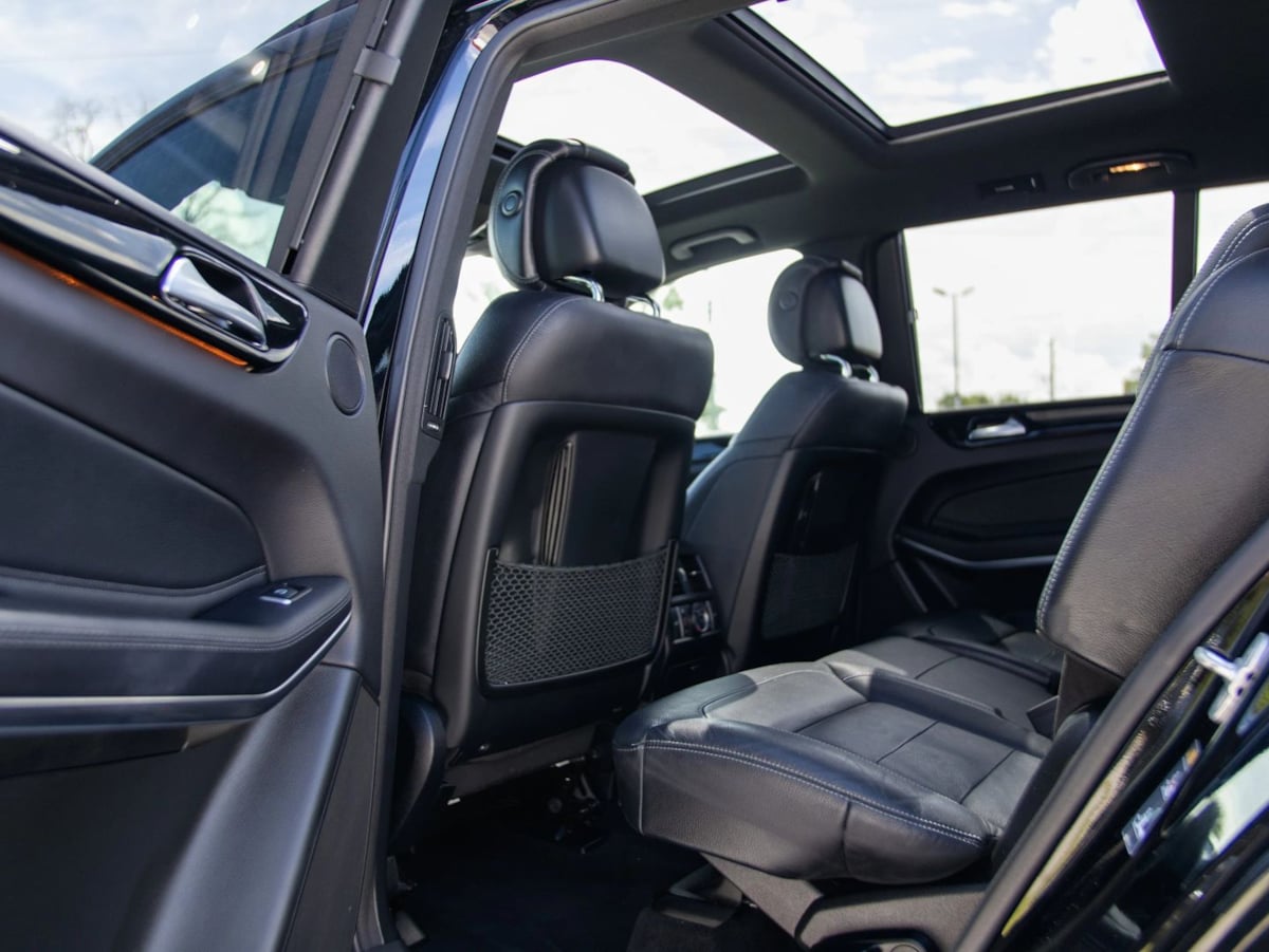 Photo 23 of this Mercedes-Benz GLS 550