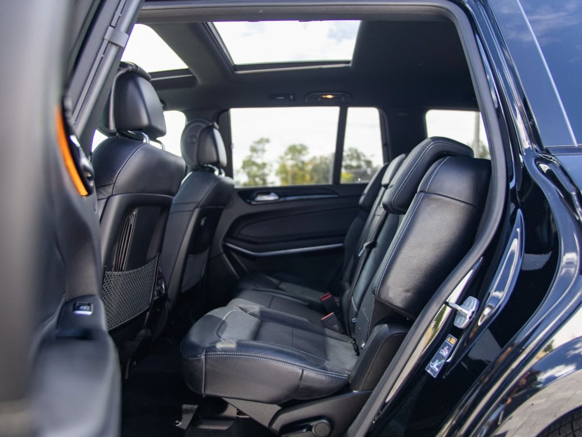 Photo 24 of this Mercedes-Benz GLS 550