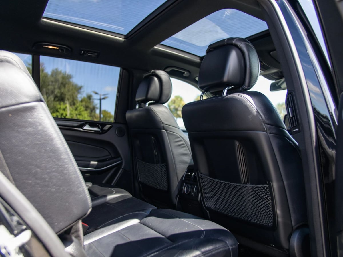 Photo 28 of this Mercedes-Benz GLS 550