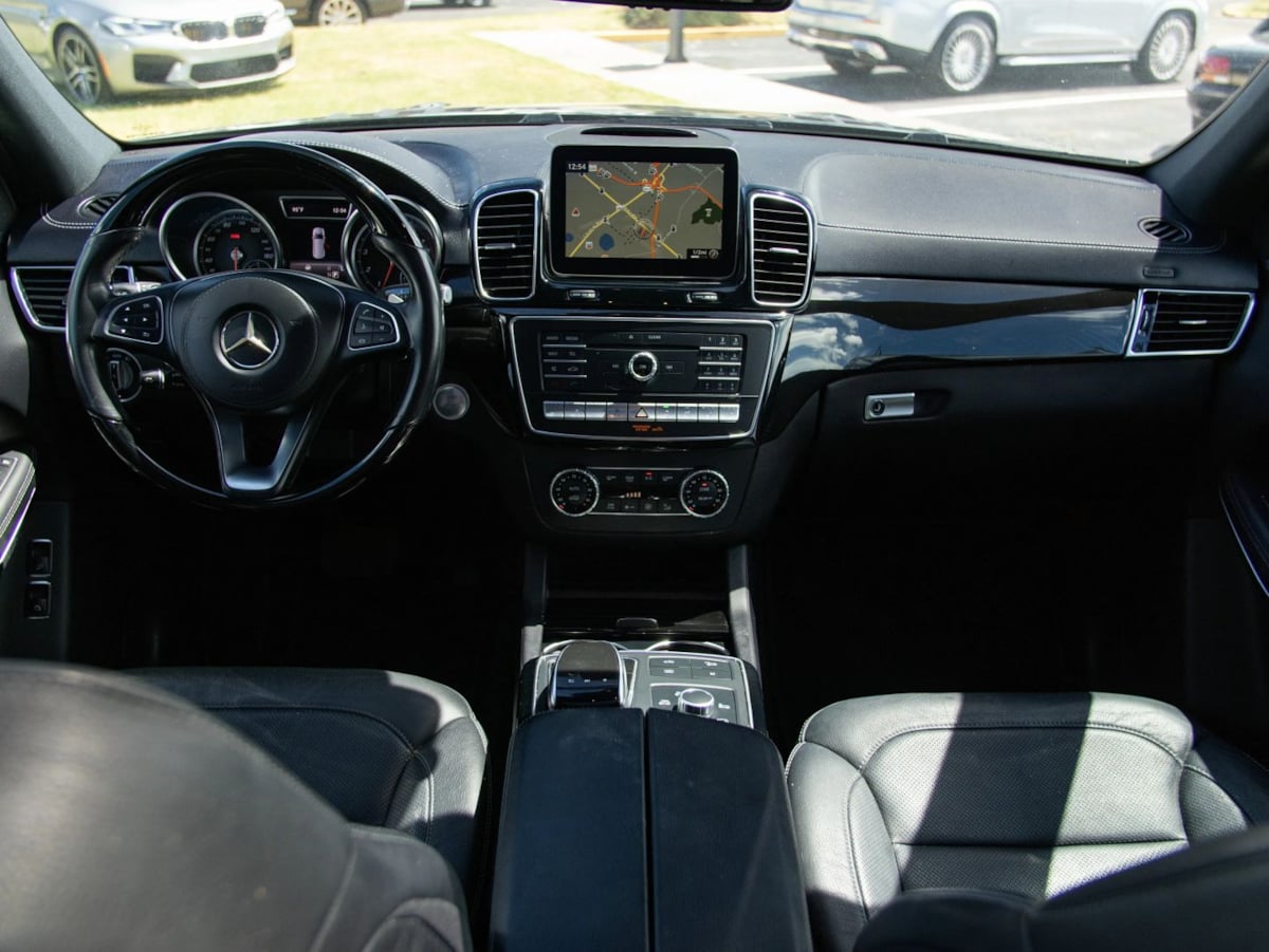 Photo 30 of this Mercedes-Benz GLS 550