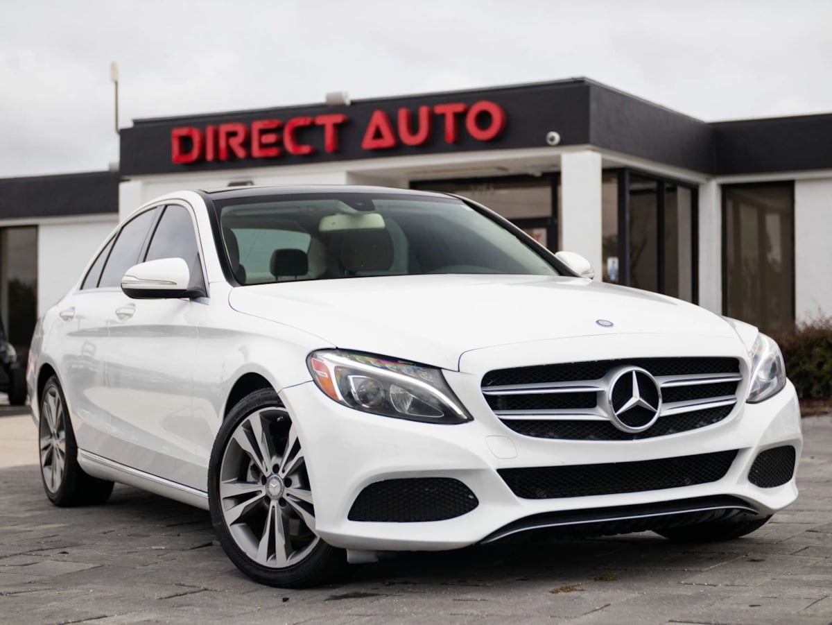 Mercedes-Benz C300 photo 32