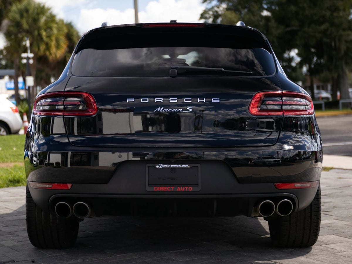 Photo 11 of this Porsche Macan