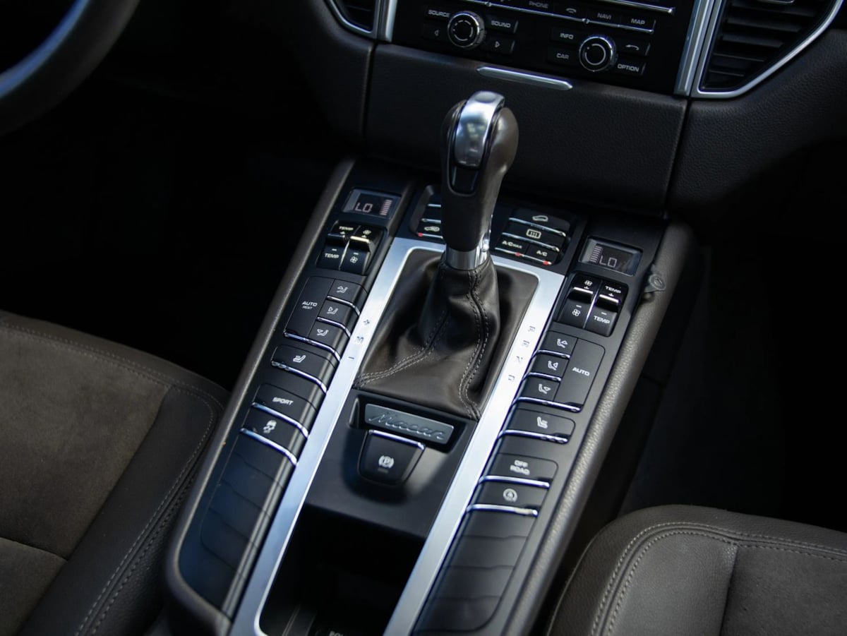 Photo 31 of this Porsche Macan