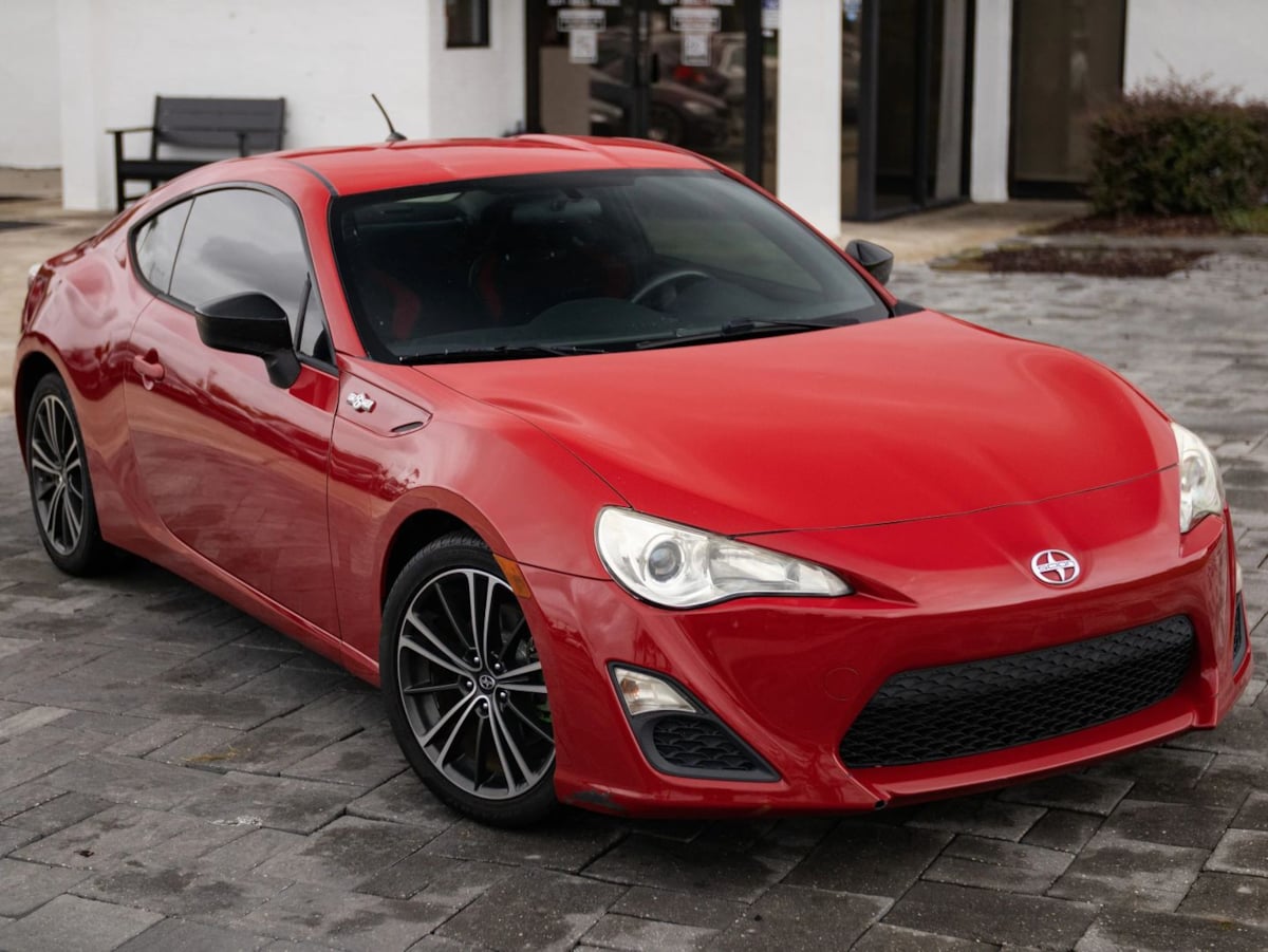 Scion FR-S photo 2